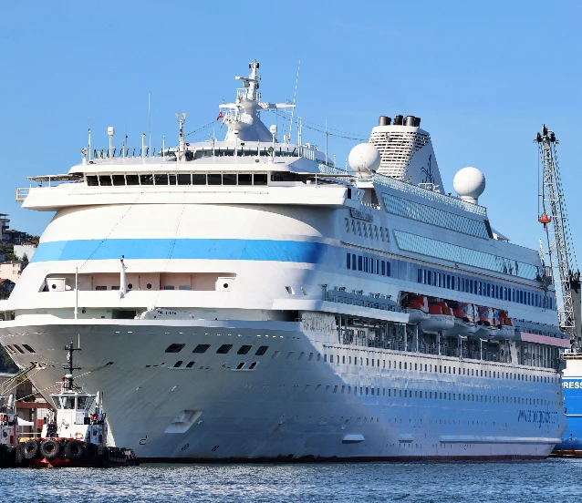 Astoria Grande 940 turistle Samsun Limanı'na demirledi