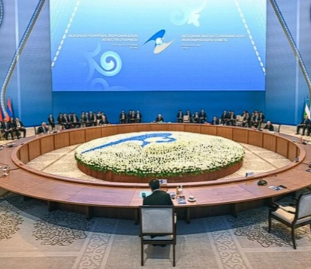 Avrasya Ekonomik Birliği üye ve gözlemci ülke liderleri toplandı