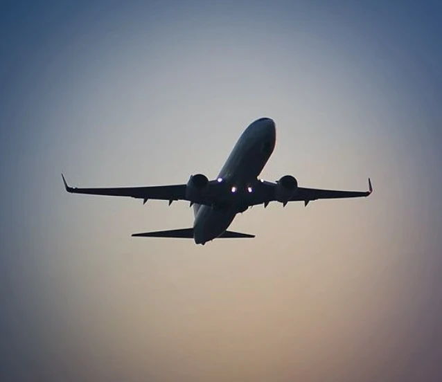 Avrupa'da jet yakıtı alarmı: Havalimanlarının rezervleri tükeniyor