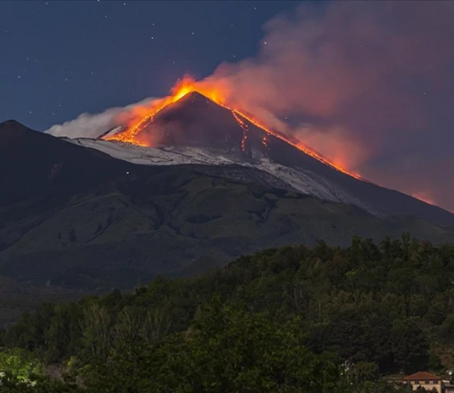 Avrupa'nın en aktifi: Etna yanardağı nerede, son patlaması ne zamandı?