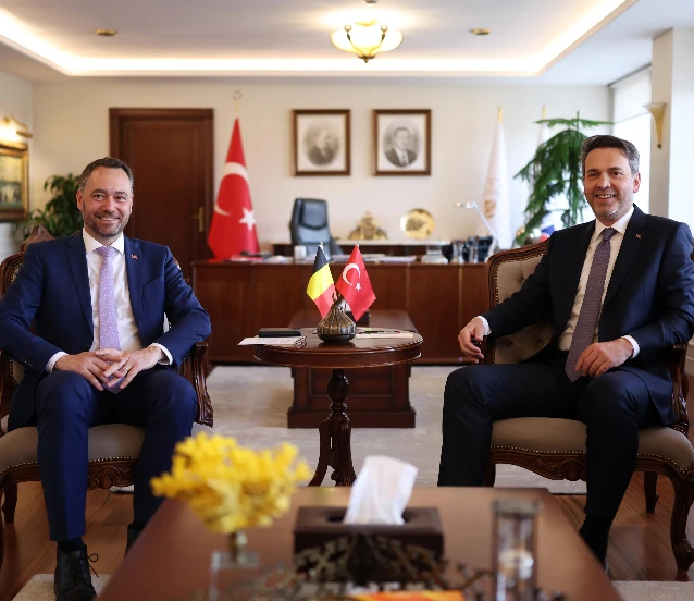 Bakan Bayraktar Belçikalı iş insanlarıyla bir araya geldi: Enerjide ortaklık mesajı