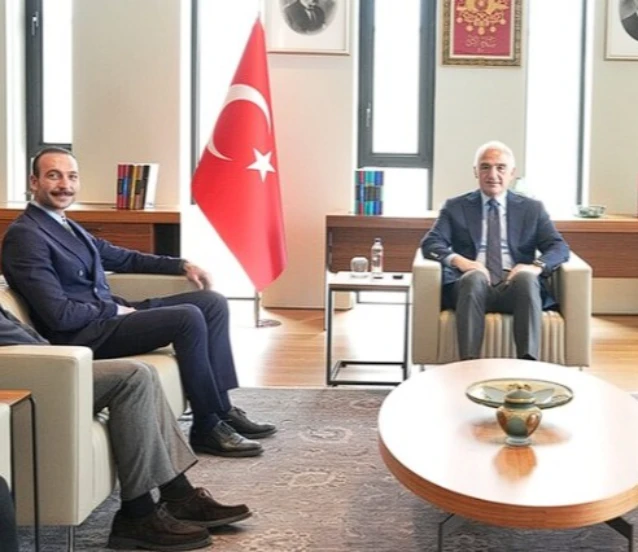 Bakan Ersoy, oyuncu Görkem Sevindik ile bir araya geldi