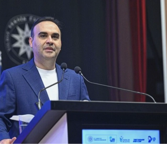 Bakan Kacır’dan yapay zeka mesajı: 5 milyon vatandaşa eğitim verilecek