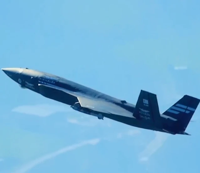 Baykar insansız savaş uçağı canlı atış testini başarıyla geçti