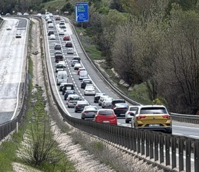 Bayram dönüşü yollarda başladı: Tekirdağ-İstanbul yolunda yoğunluk