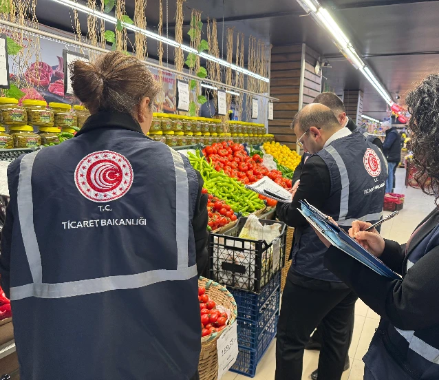 Bayram öncesi denetimler sıklaştı: Bakanlık ekipleri 916 binden fazla ürünü inceledi