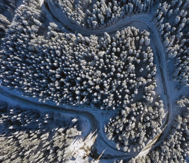Bir yanda yaz bir yanda kış! Ilgaz'a kar yağdı