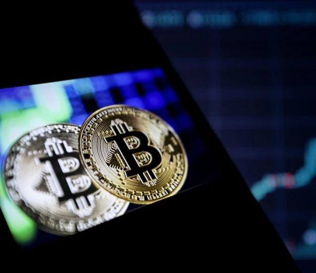 Bitcoin'de yükseliş sürüyor: Jeopolitik risklerin azalması ve kurumsal alımlar etkili oldu