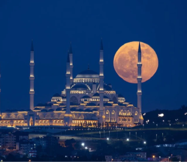 Büyük Çamlıca Camisi milyonları ağırlıyor