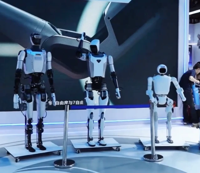 Çin, saniyede 275 trilyon işlem gücüne sahip insansı robotu tanıttı