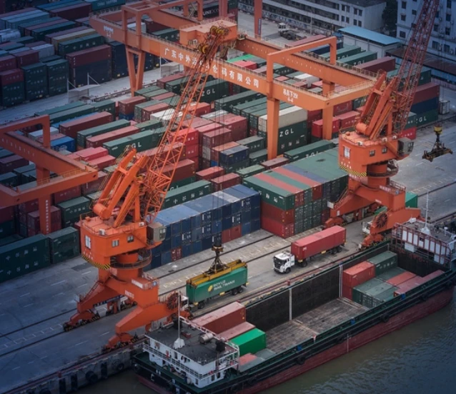 Çin'den ABD'ye zeytin dalı: Yüzde 24'lük ek vergiyi 1 yıl askıya aldı