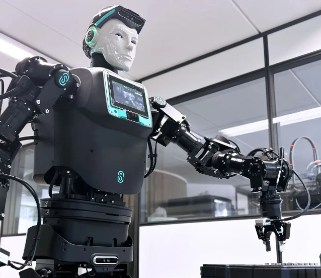 Çip fabrikalarında 'Bilişsel' devrim: Üretim ‘RoBee’ robotlara emanet