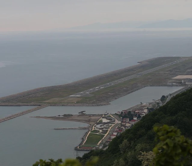 Deniz üzerine inşa edilecek üçüncü havalimanı için geri sayım başladı