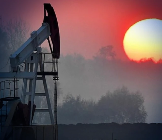 Dev bankalardan petrolde revizyon: Fiyat tahminleri düşürüldü