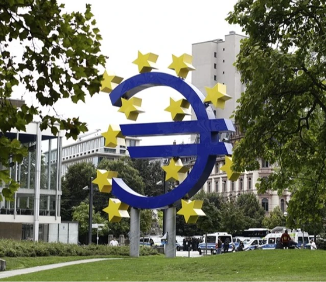 ECB, Euro Bölgesi için büyüme ve enflasyon projeksiyonlarını güncelledi