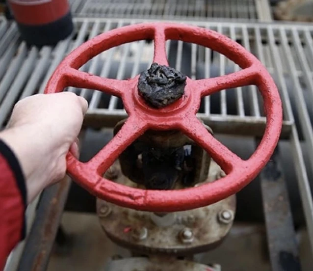 Enerji piyasalarında tarihi adım: UEA 400 milyon varil rezervi açıyor