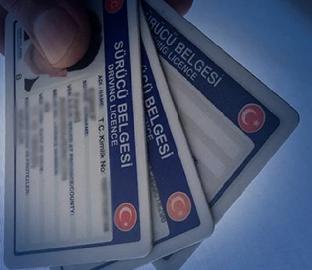 Eski tip ehliyetler için son gün cuma