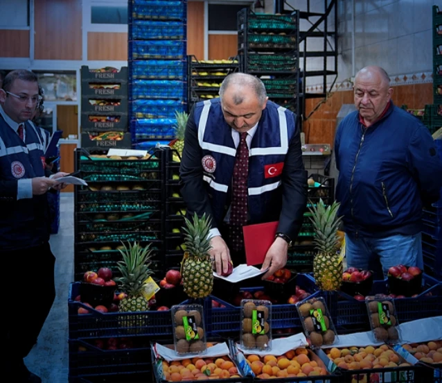 Hallerde bayram öncesi denetim: Ticaret Bakanlığı'ndan fahiş fiyat artışına karşı önlem