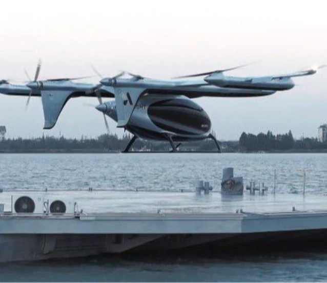 Hava taksilere güneş enerjili yüzen havalimanı