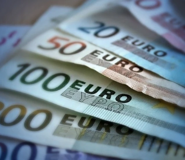 Hazine'den yeni euro tahvil ihracı: Üç katı aşan talep