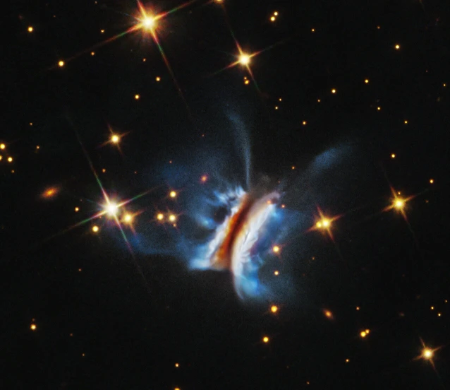 Hubble, Güneş sisteminin 40 katı büyüklüğünde dev yapıyı görüntüledi