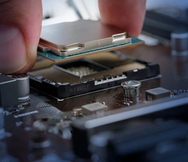 Hürmüz ablukasının etkileri artıyor: Küresel teknoloji ve tarım tedarikinde risk derinleşiyor