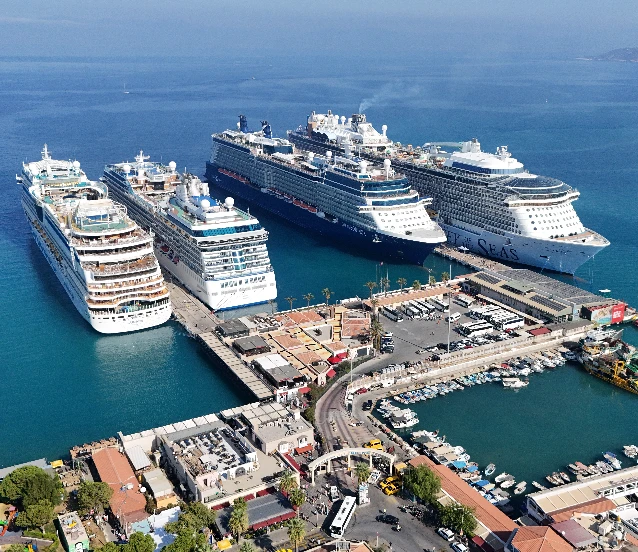 İki günde dördüncü kruvaziyer! 10 bini aşkın turist geldi
