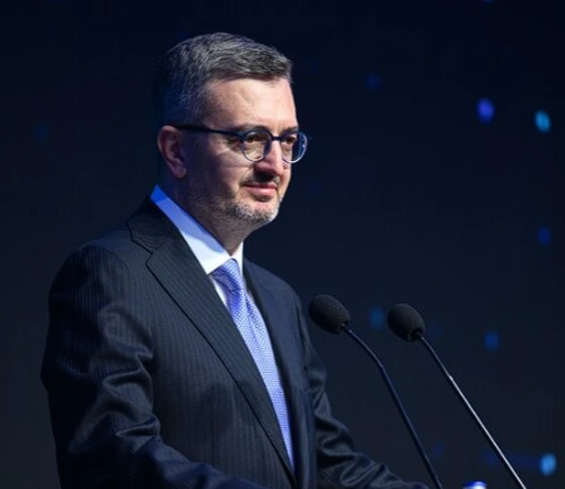 İletişim Başkanı Duran, Cannes'te yarışacak 3 film için TRT'yi tebrik etti