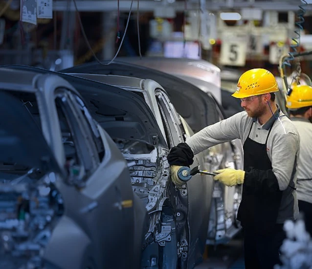 İngiltere'de tarifeler ve siber saldırılar etkili oldu