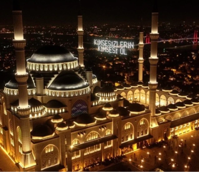 Kadir gecesi yarın idrak edilecek: Bin aydan daha hayırlı gece