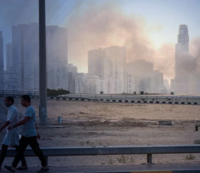 Körfez’de enerji altyapısı hedefte! BAE’nin petrol tesislerinde hasar ve yangın