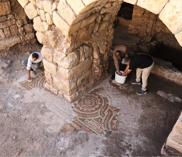 Mardin'de yaklaşık 1500 yıllık mozaik bulundu