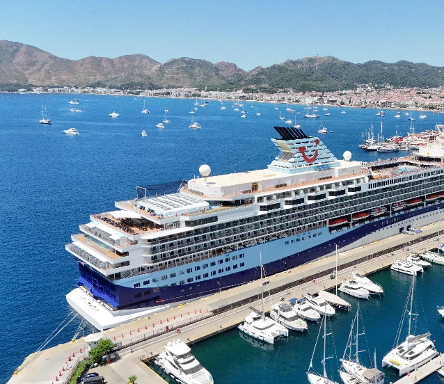 Marella Explorer kruvaziyeri Marmaris'e 2 bine yakkın turist getirdi