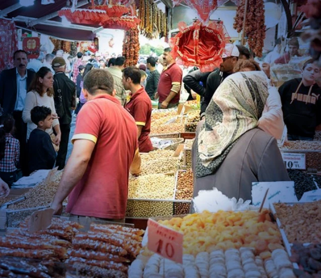 Marketlerde bayram bereketi! İkramlık ürünlere talep yoğun