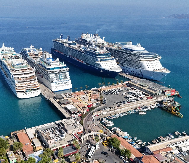 Marmaris'in ardından bir kruvaziyer de Bodrum'a demir attı!