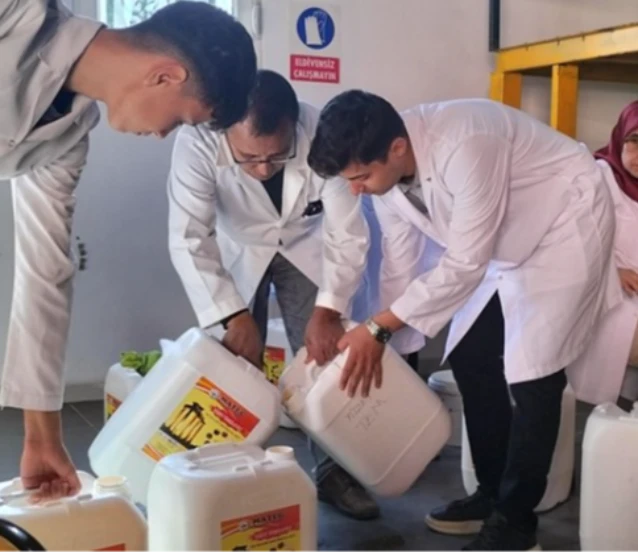 Meslek lisesi öğrencileri üretime geçti