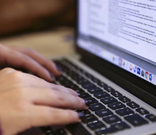 O ülkede yakıt tasarrufu nedeniyle çarşamba günleri resmi tatil ilan edildi