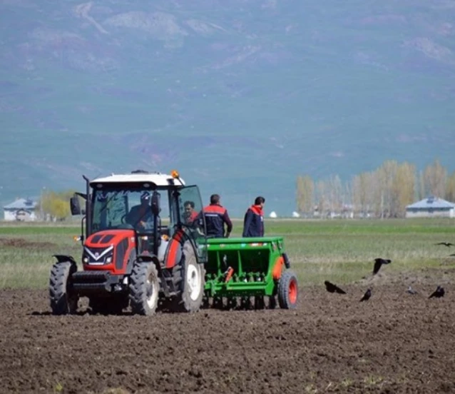 Ovalara ekilmek üzere 29 bine yakın fidan ve tohum verildi