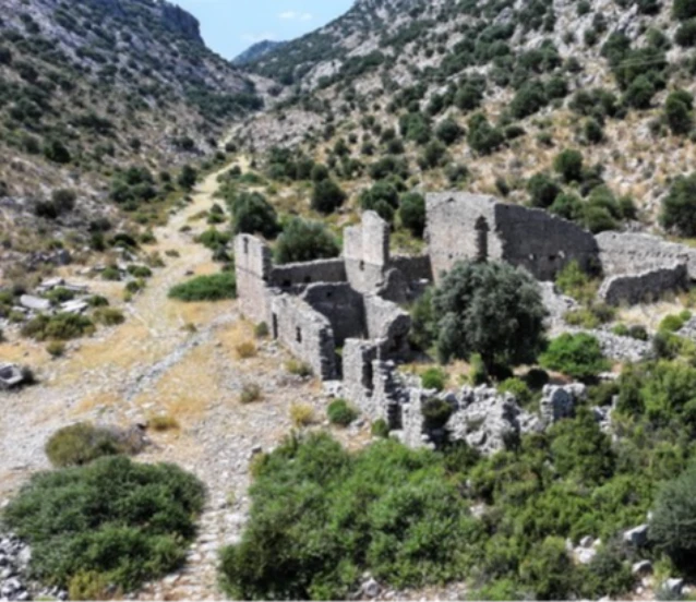 Pisidya'yı Pamfilya'ya bağlayan antik döşeme yol tarihe yolculuğa çıkarıyor
