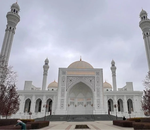 Rusya’da müslümanların Gururu Camisi ziyaretçilerin ilgi odağı