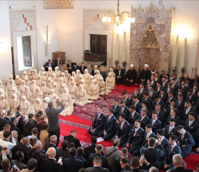 Saraybosna'daki Osmanlı mirası Gazi Hüsrev Bey Medresesi'nde 475. mezuniyet