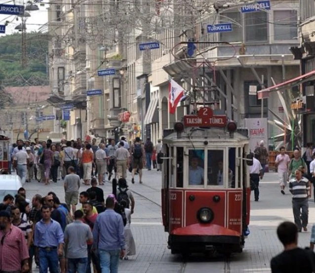 Beyoğlu'nda toplantı ve gösteri yürüyüşleri 1 gün süreyle yasaklandı