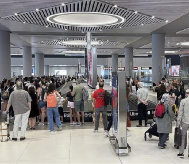 Son ders zili çaldı! İstanbul'daki havalimanlarında tatil yoğunluğu başladı