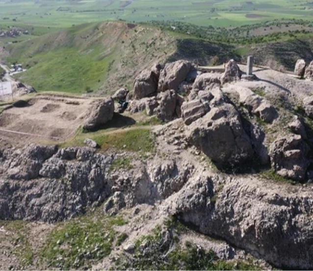 Tarihi Palu Kalesi'nde kazı çalışması! İlk kazma vuruldu