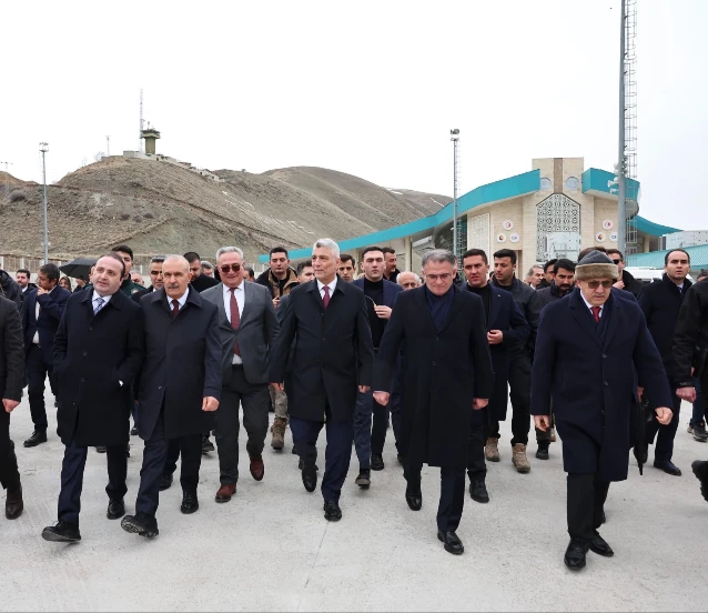 Ticaret Bakanı Bolat Van'da: Kapıköy Gümrük Kapısı'nda incelemeler yaptı