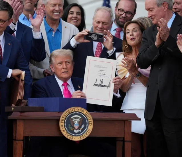 Trump imzaladı: ABD'de kapsamlı vergi ve harcama paketi yasalaştı