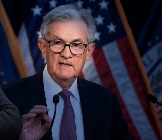 Trump, Powell'ı tekrar hedef aldı: Hiçbir fikri olmayan bir aptal
