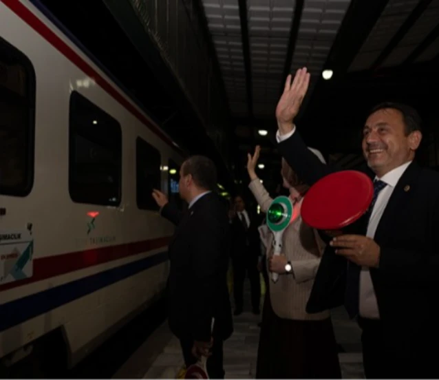 Turistik Karaelmas Ekspresi ilk seferine çıktı
