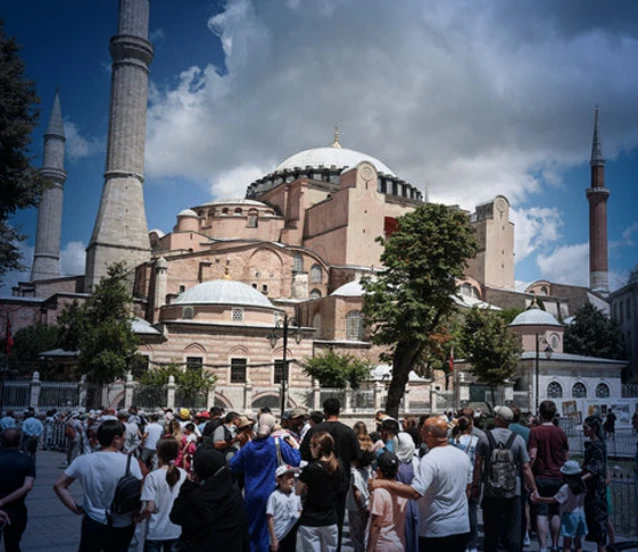 Turizm geliri ilk çeyrekte 10 milyar dolara yaklaştı