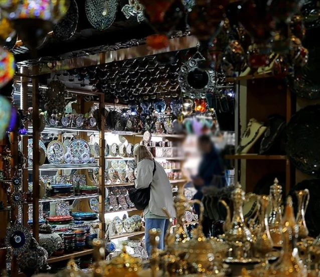 Turizmde yeni rekor: Hediyelik eşya geliri ilk kez 1 milyar doları geçti